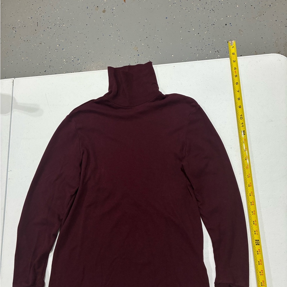 Chic Maroon Turtleneck Sweater